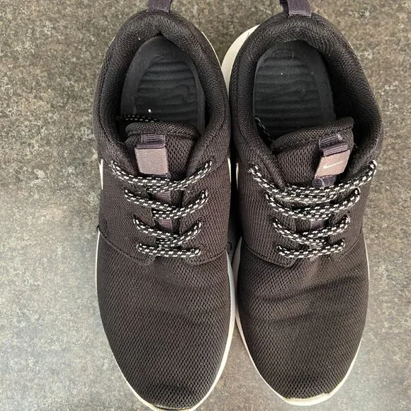 Nike Roshe One - Size 6.5 - Picture 6 of 8